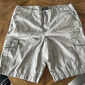Men’s G.H. Bass cargo shorts with rams